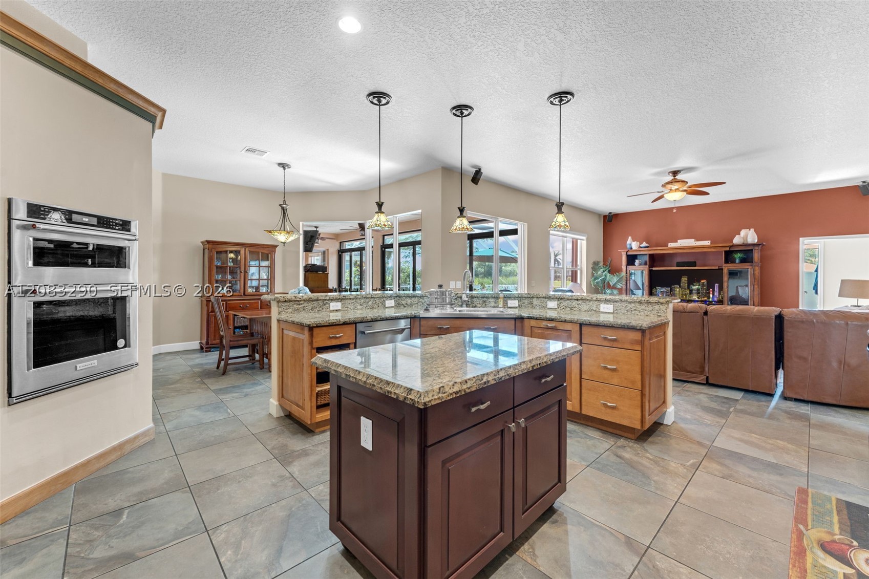 2825 Fairways Dr, Homestead FL 33035