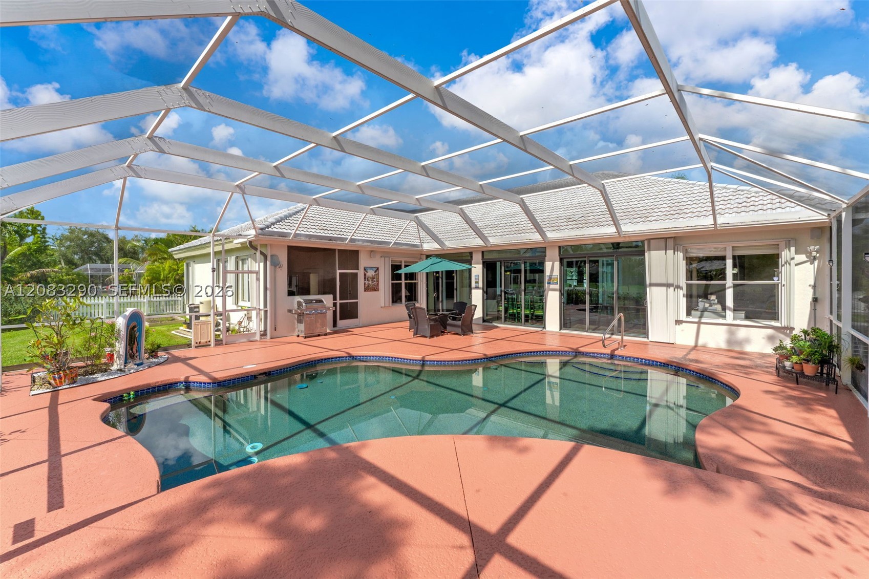 2825 Fairways Dr, Homestead FL 33035