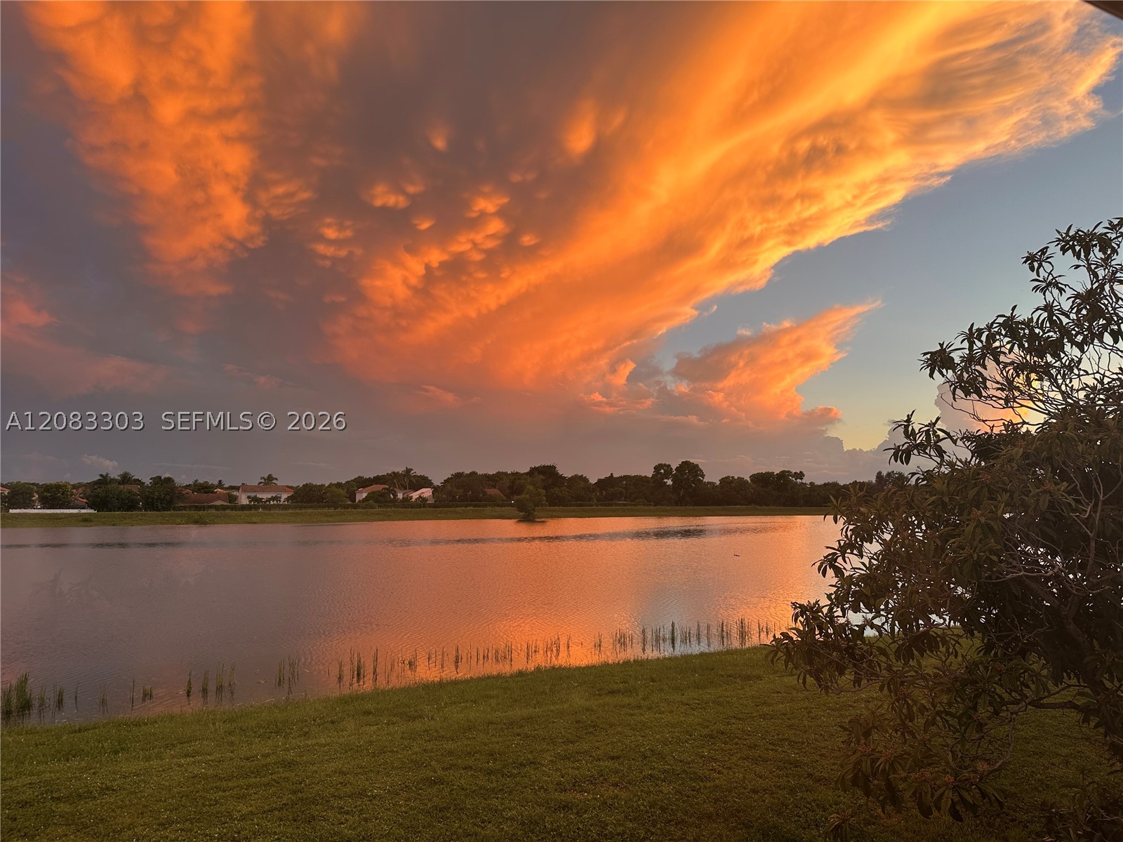 10664 Oak Lake Way, Boca Raton FL 33498