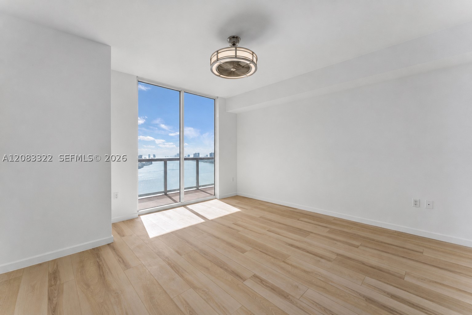 50 Biscayne Blvd #4704, Miami FL 33132
