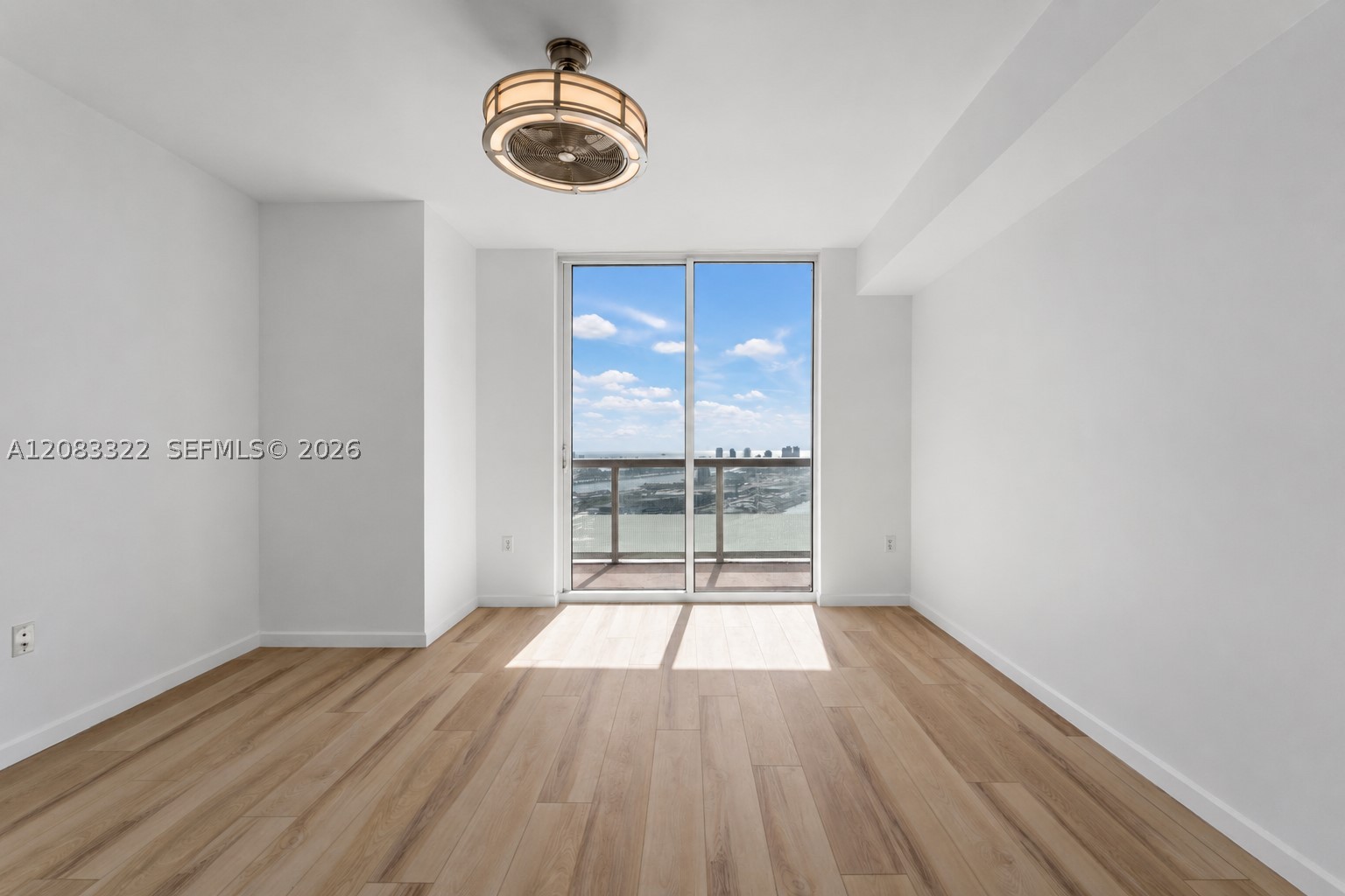 50 Biscayne Blvd #4704, Miami FL 33132
