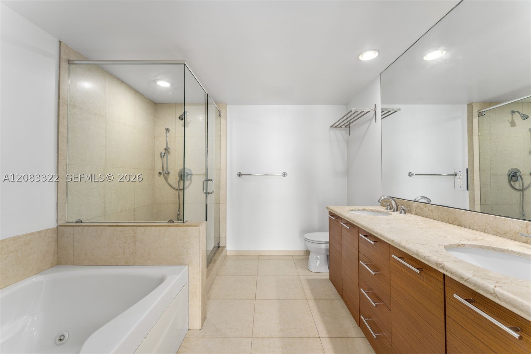 50 Biscayne Blvd #4704, Miami FL 33132