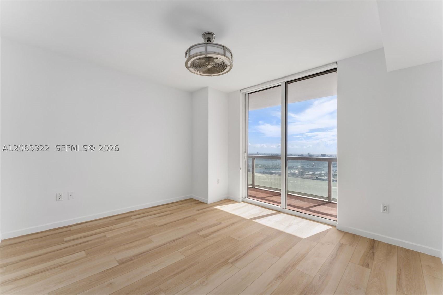 50 Biscayne Blvd #4704, Miami FL 33132