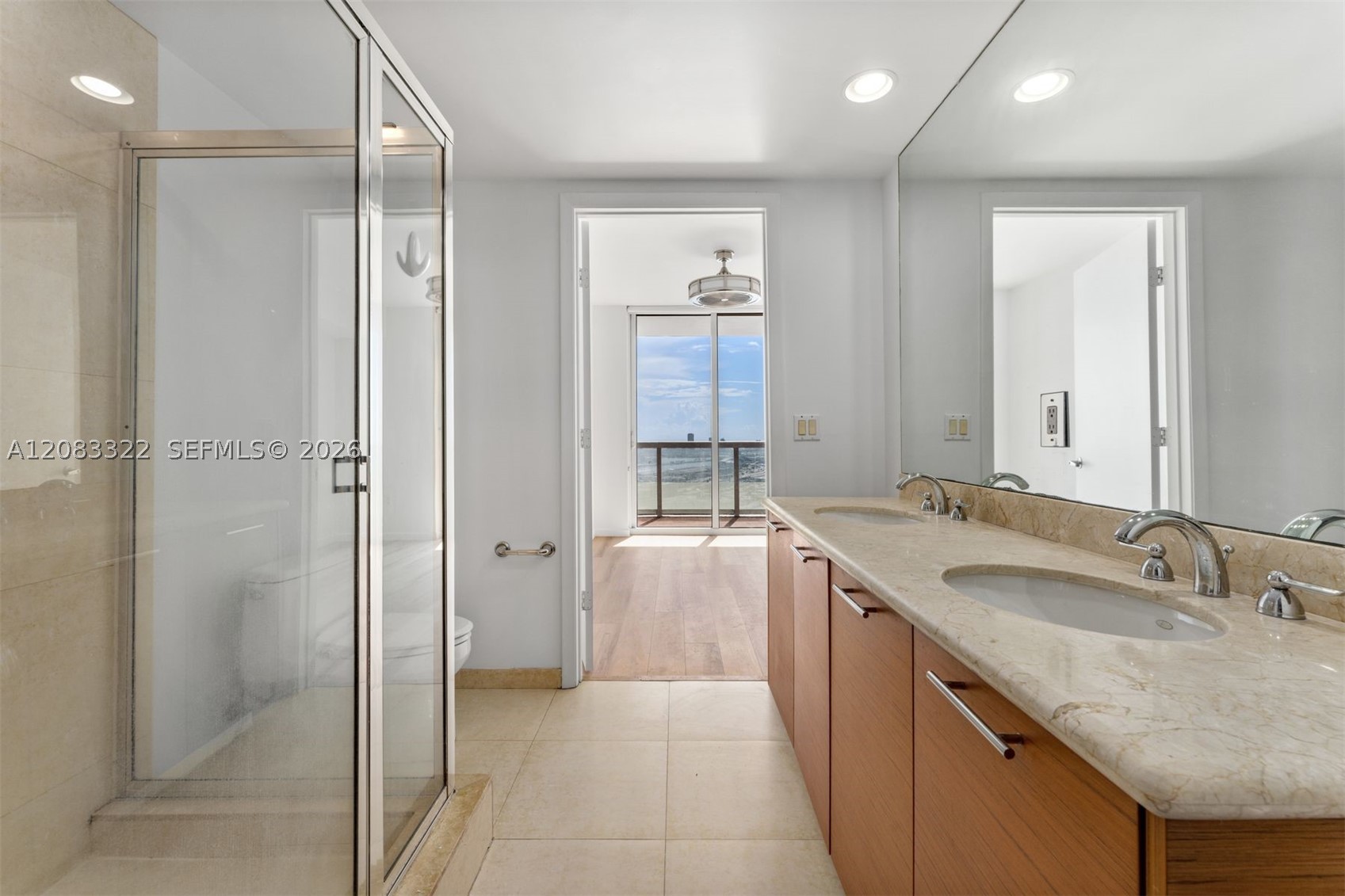 50 Biscayne Blvd #4704, Miami FL 33132