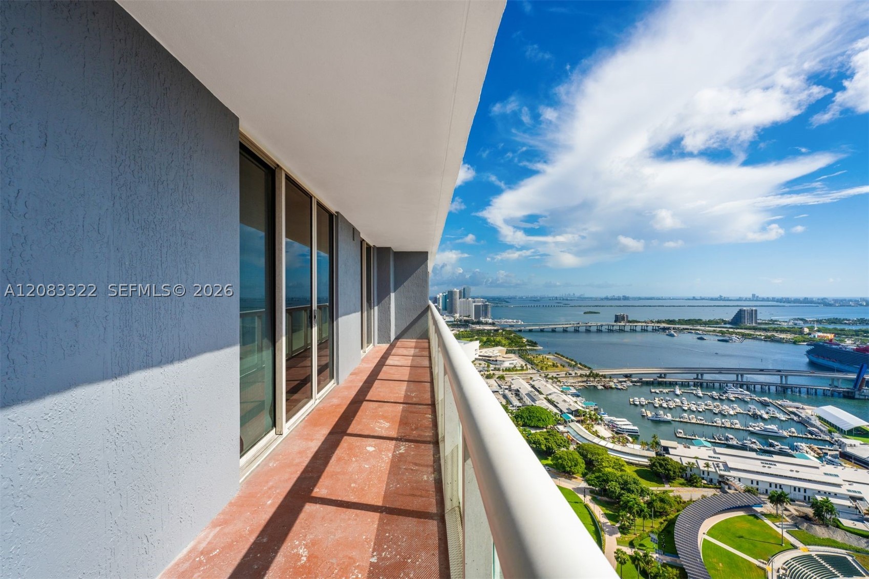 50 Biscayne Blvd #4704, Miami FL 33132
