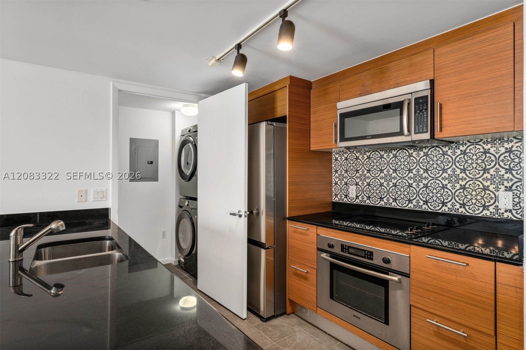 50 Biscayne Blvd #4704, Miami FL 33132