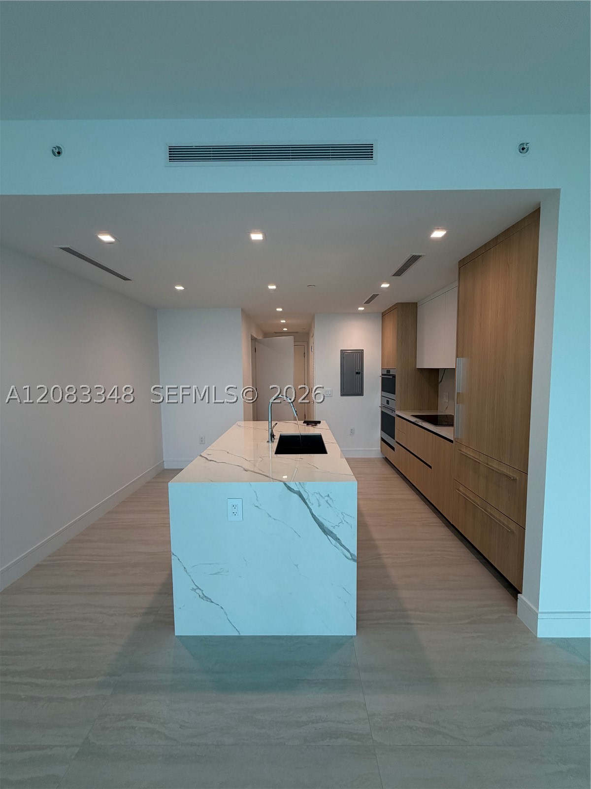 2411 Laguna Cir #2307, North Miami FL 33181