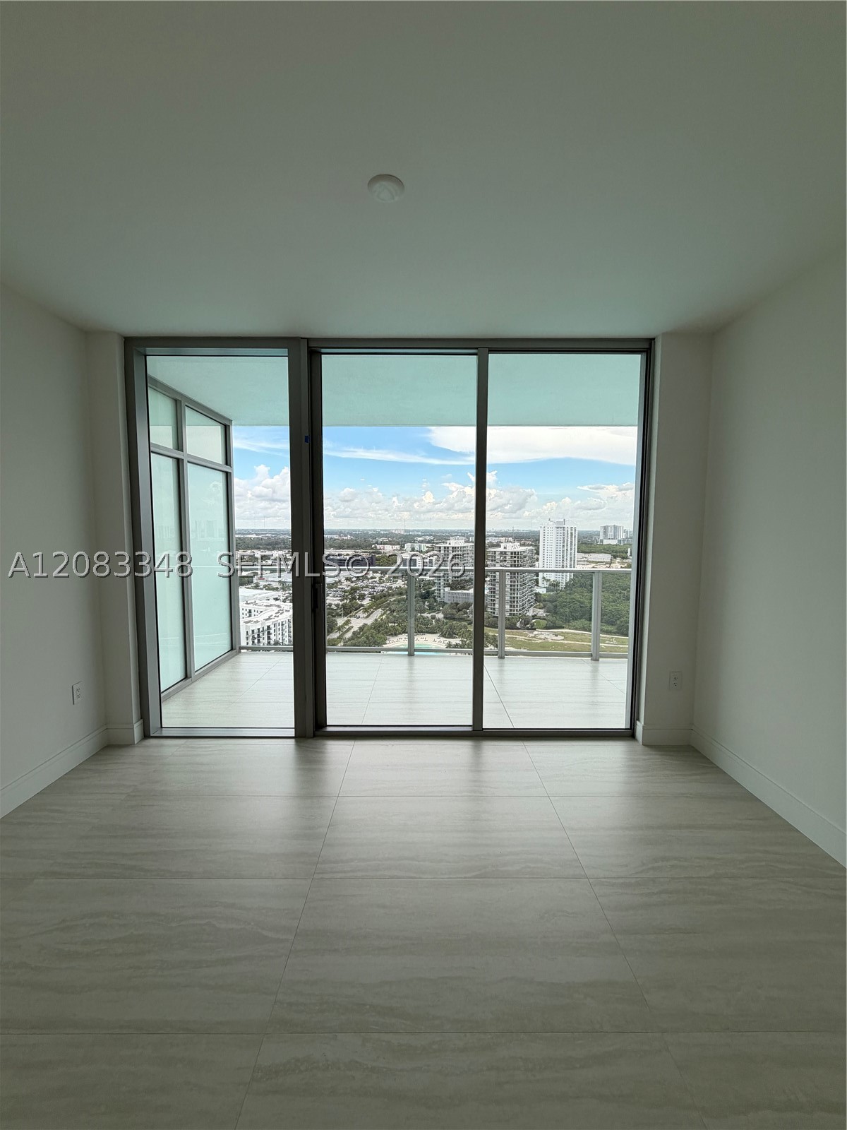 2411 Laguna Cir #2307, North Miami FL 33181
