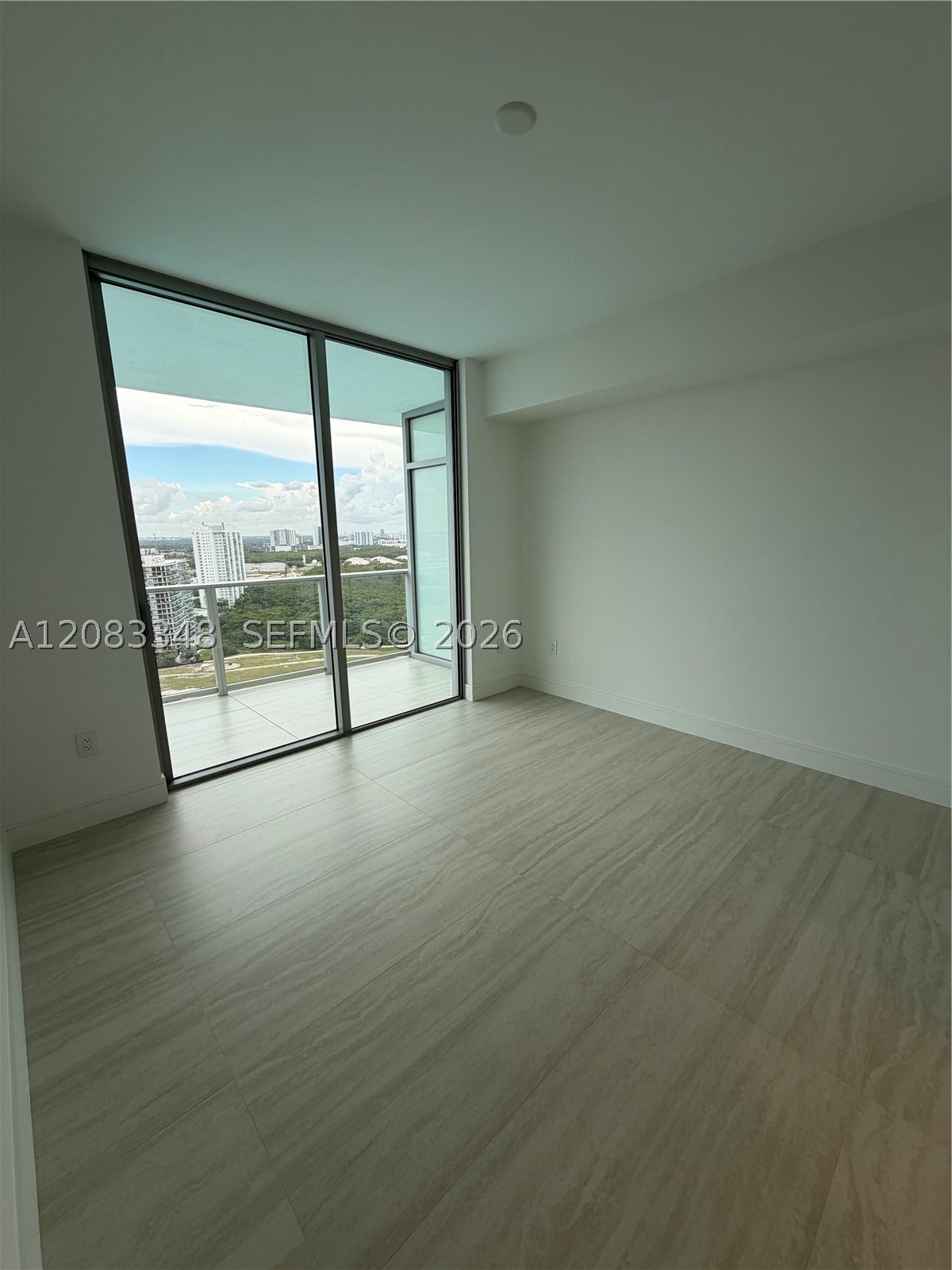 2411 Laguna Cir #2307, North Miami FL 33181