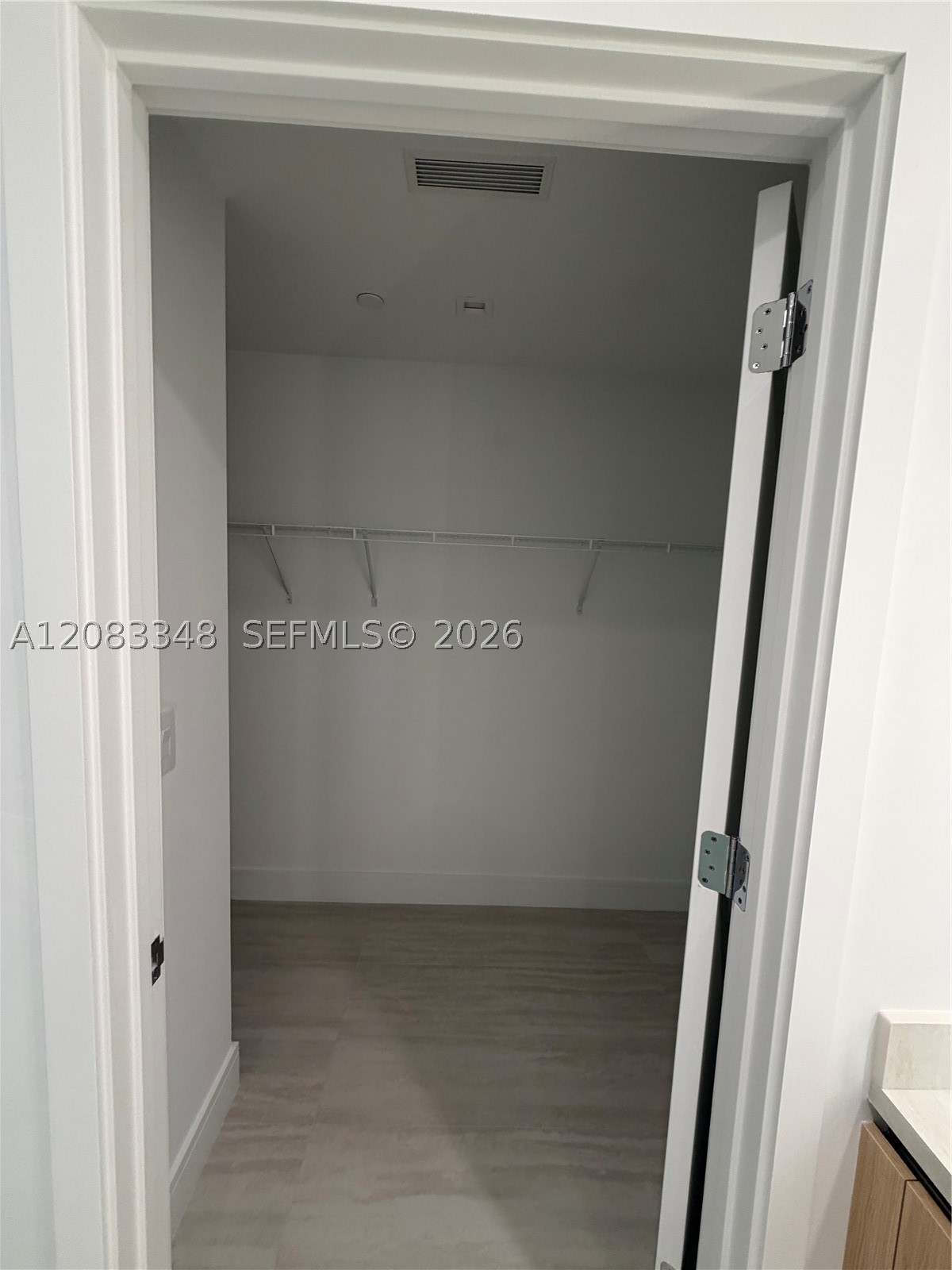 2411 Laguna Cir #2307, North Miami FL 33181