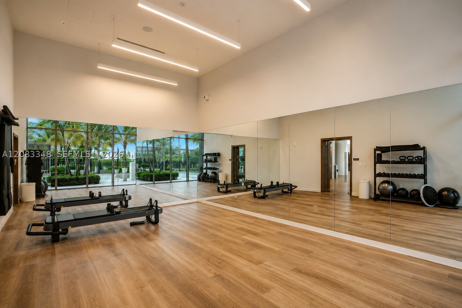 2411 Laguna Cir #2307, North Miami FL 33181