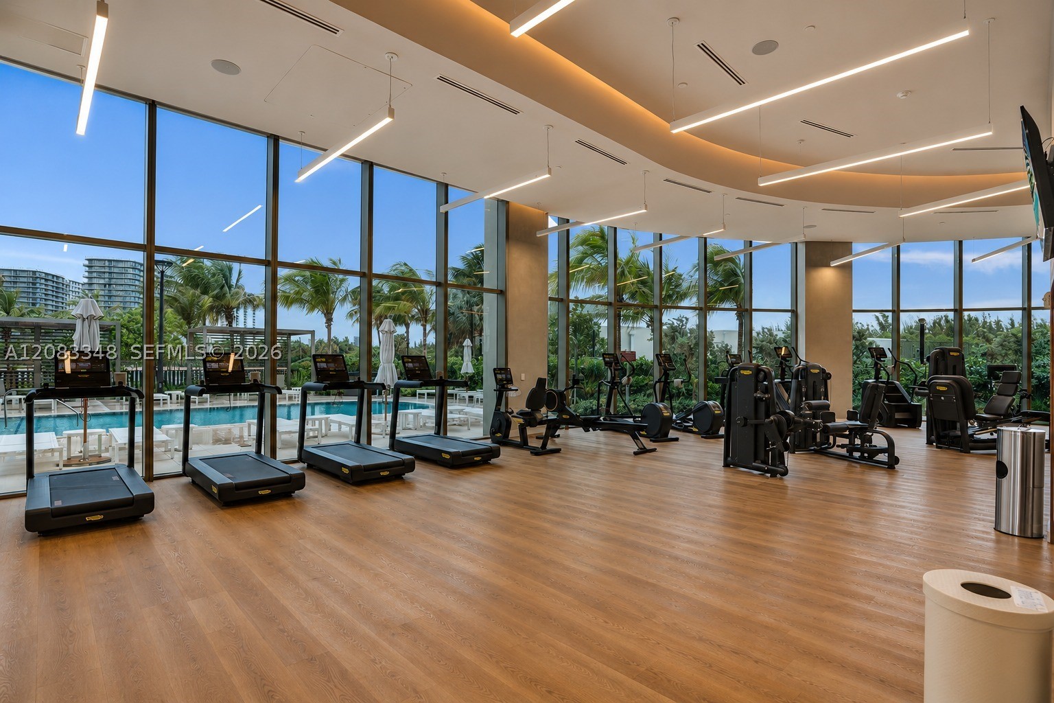 2411 Laguna Cir #2307, North Miami FL 33181