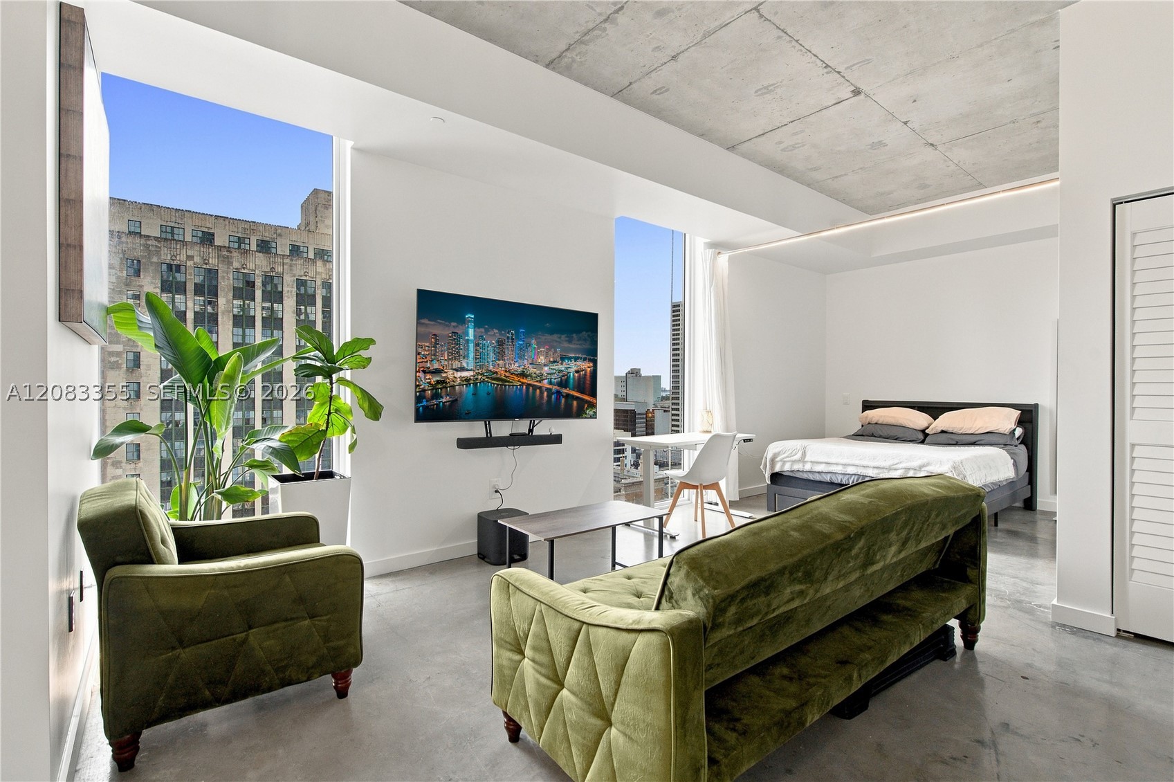 151 SE 1st St #1508, Miami FL 33131