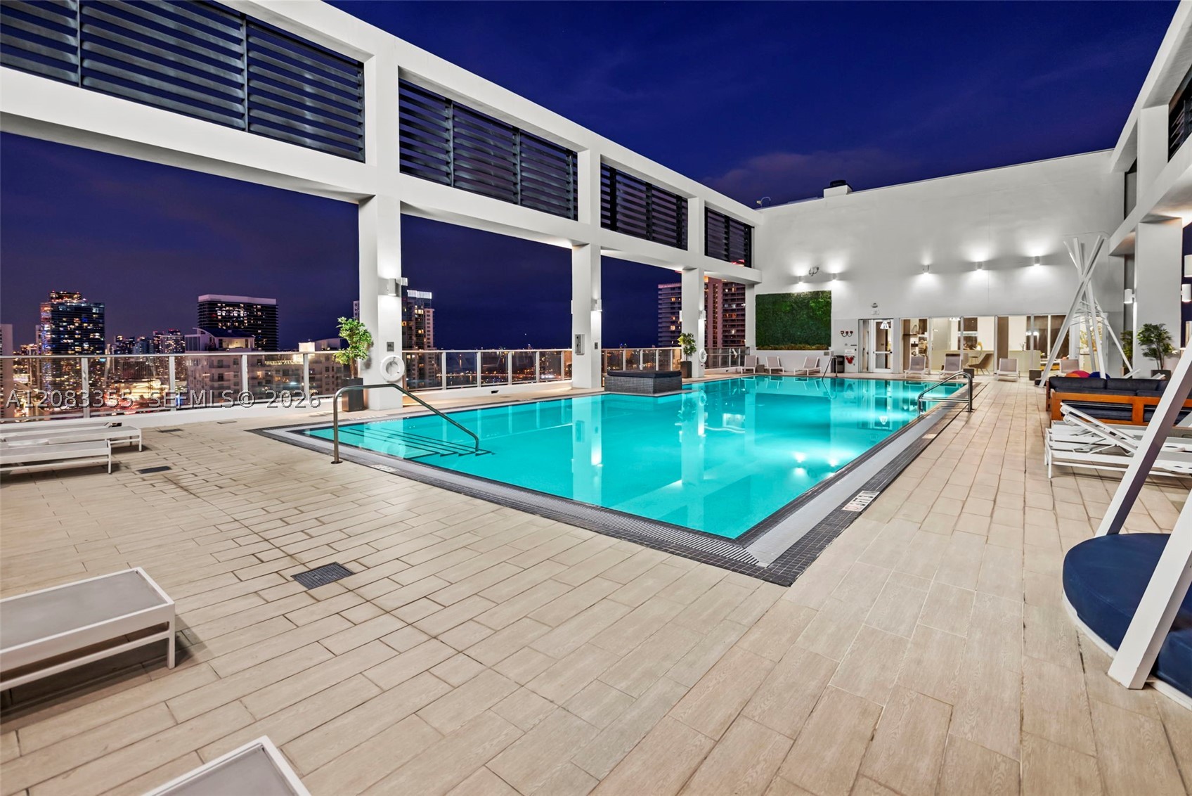 151 SE 1st St #1508, Miami FL 33131