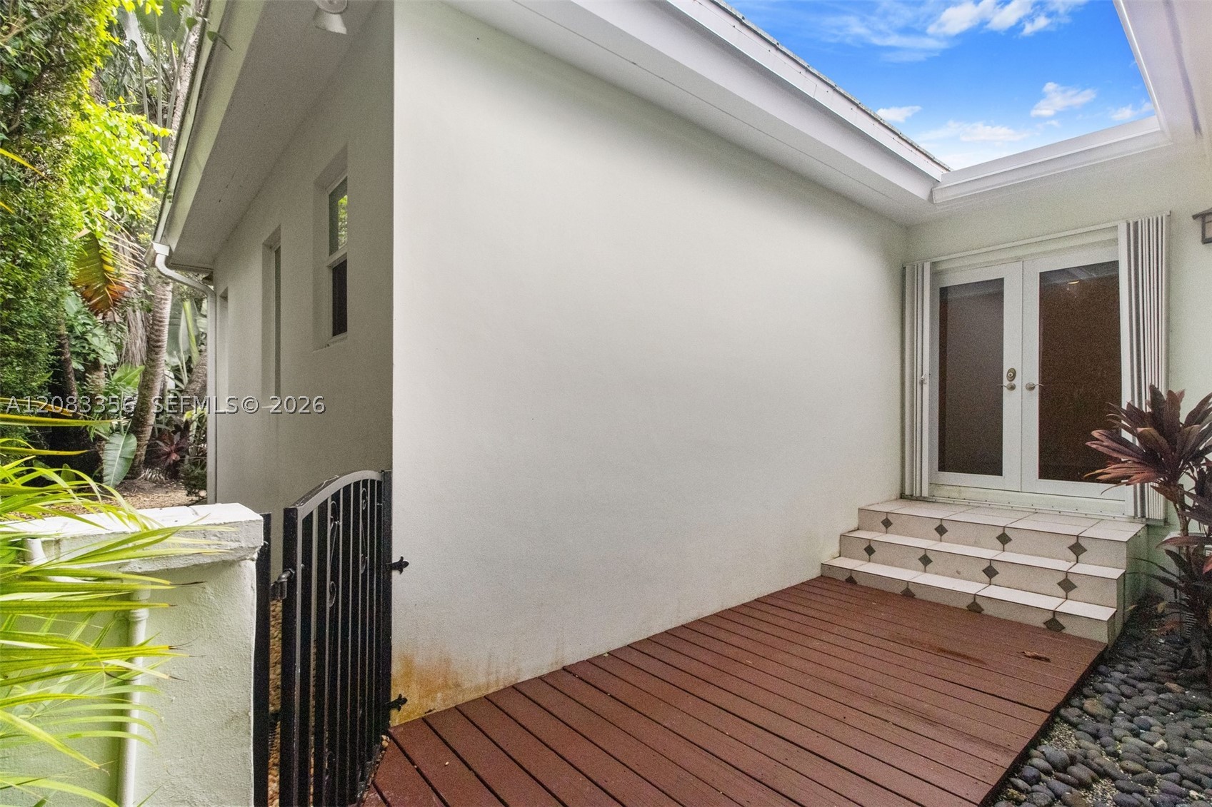 615 Santurce Ave, Coral Gables FL 33143