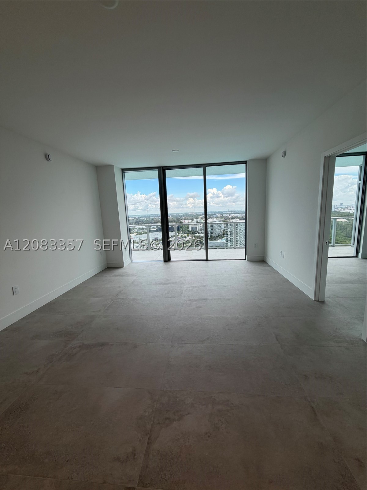 2411 Laguna Cir #2508, North Miami FL 33181