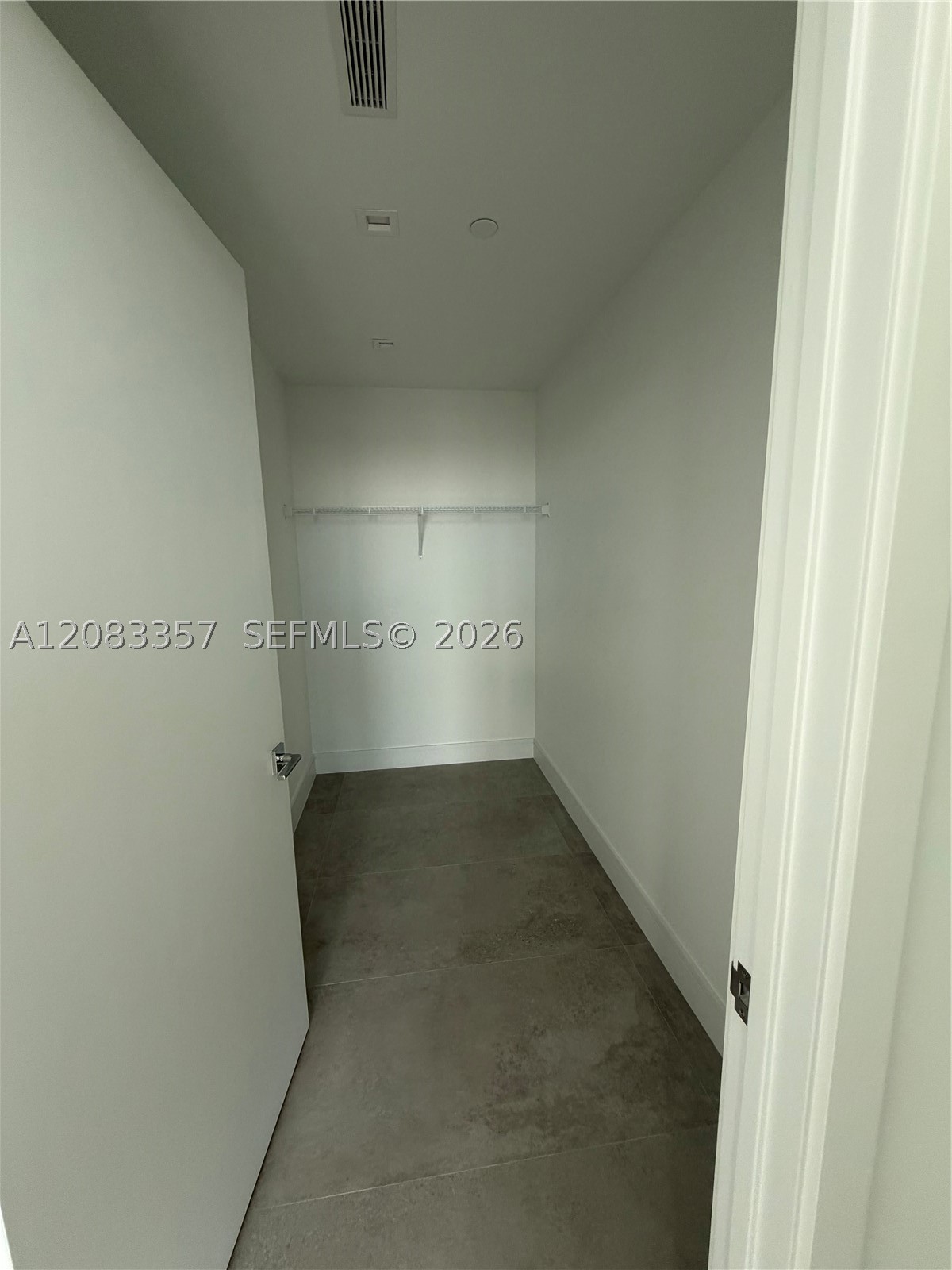 2411 Laguna Cir #2508, North Miami FL 33181