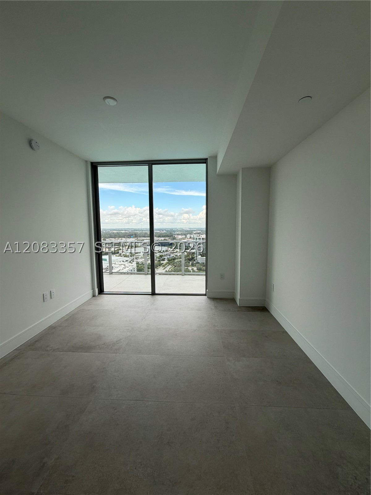 2411 Laguna Cir #2508, North Miami FL 33181