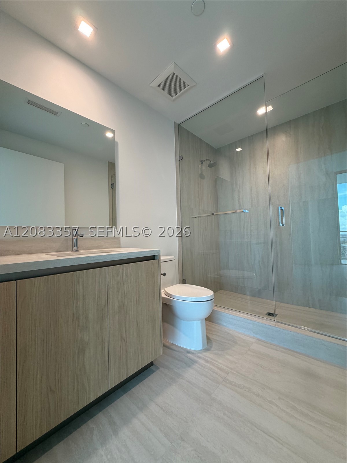 2411 Laguna Cir #2508, North Miami FL 33181