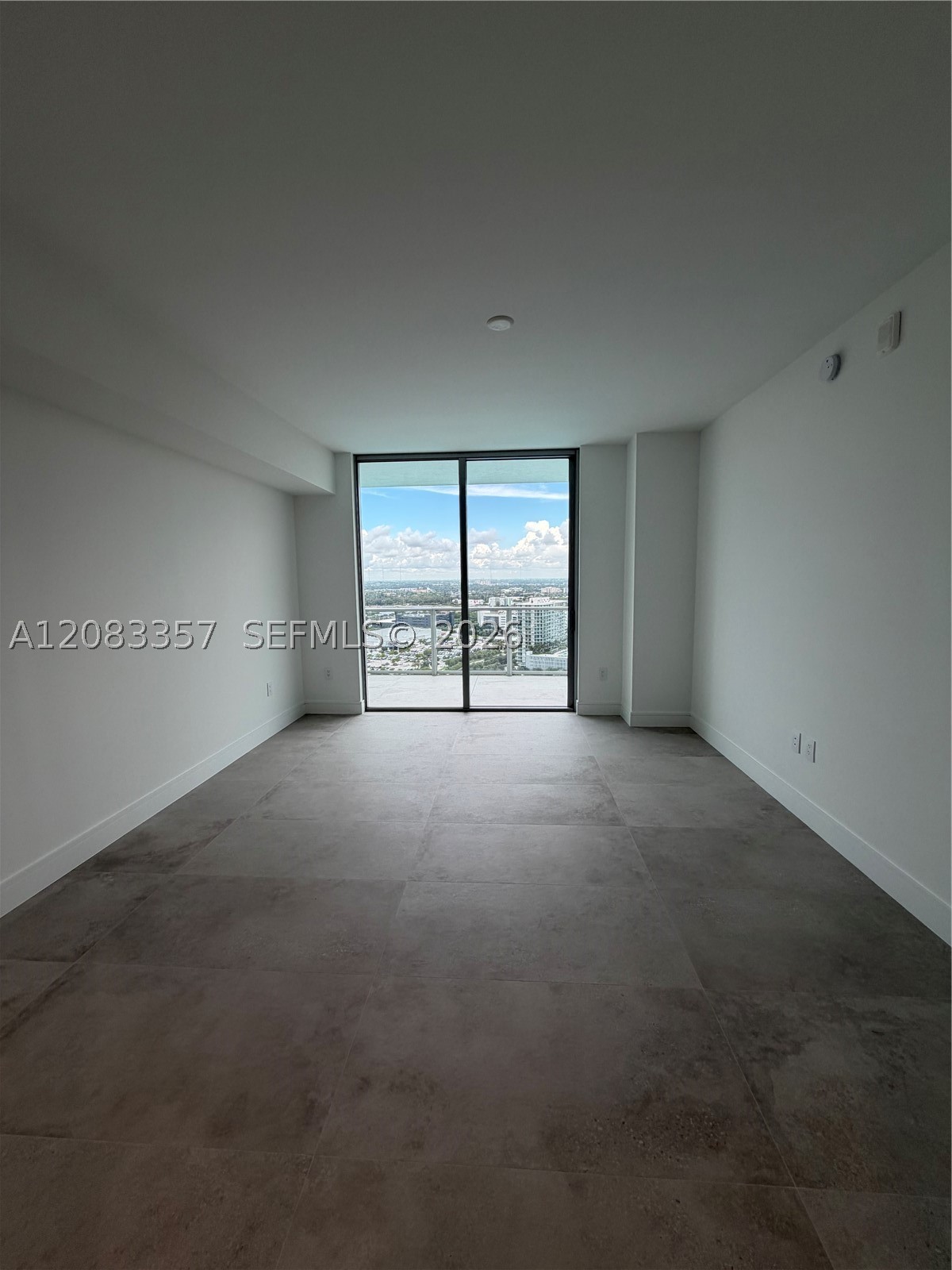 2411 Laguna Cir #2508, North Miami FL 33181