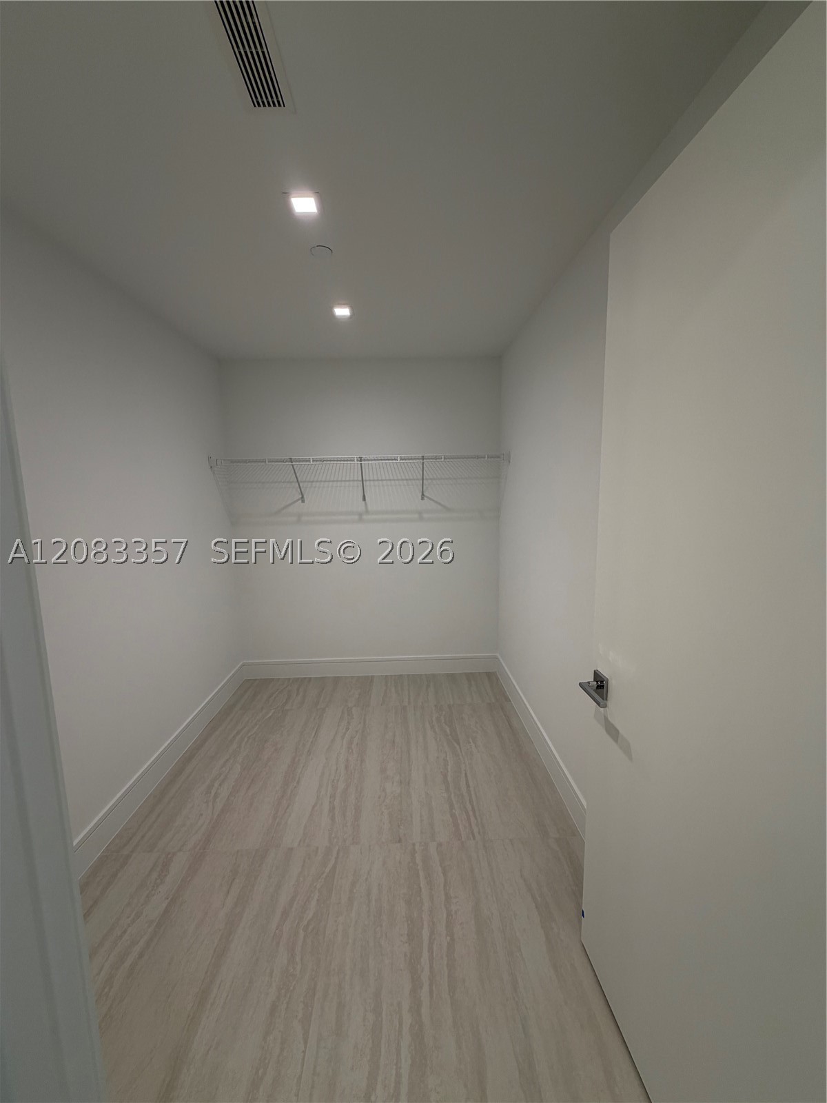 2411 Laguna Cir #2508, North Miami FL 33181