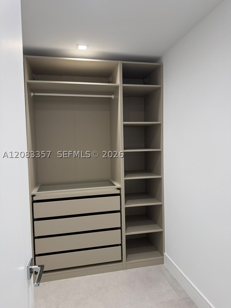 2411 Laguna Cir #2508, North Miami FL 33181