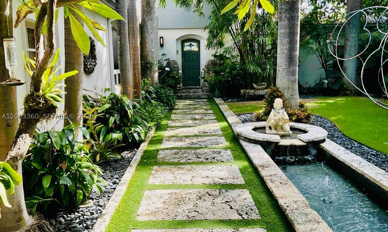 1421 N Venetian Way, Miami FL 33139