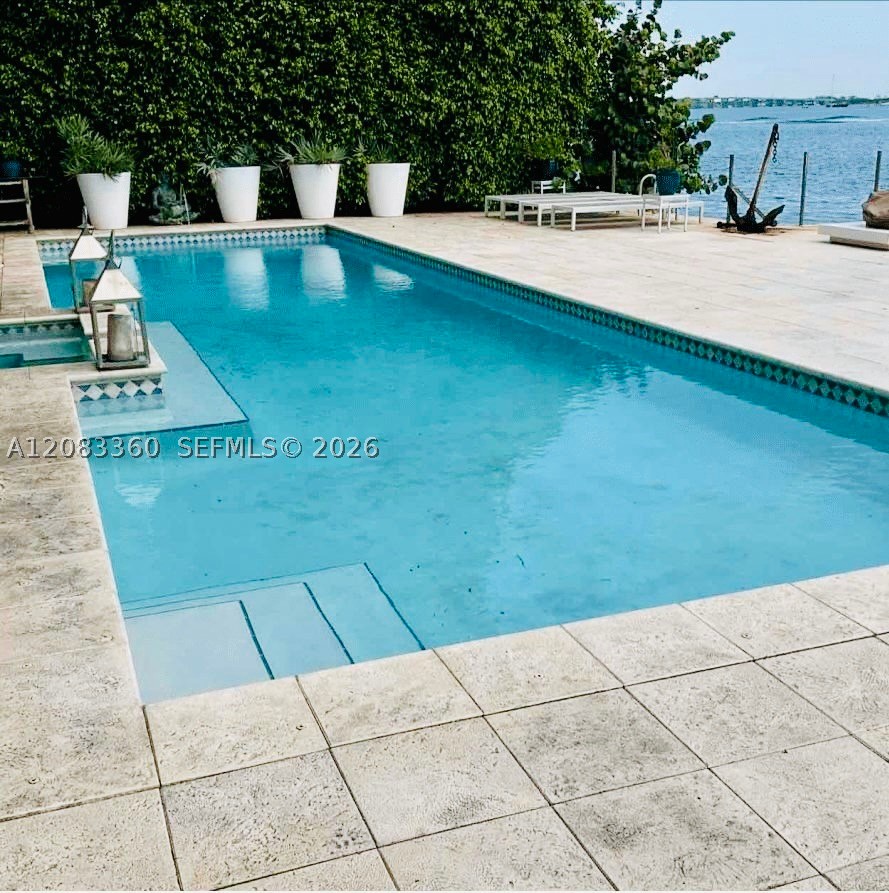 1421 N Venetian Way, Miami FL 33139