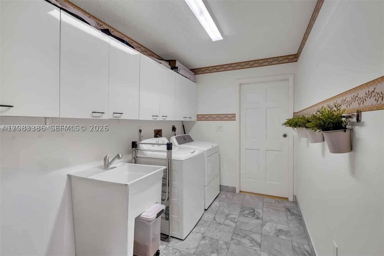 7080 SW 98th Ave, Miami FL 33173