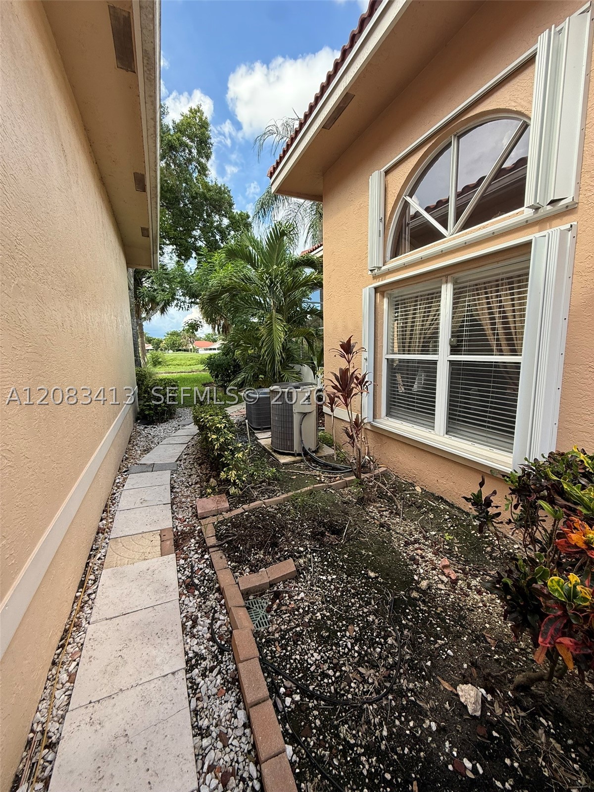 7705 Highlands Cir, Margate FL 33063