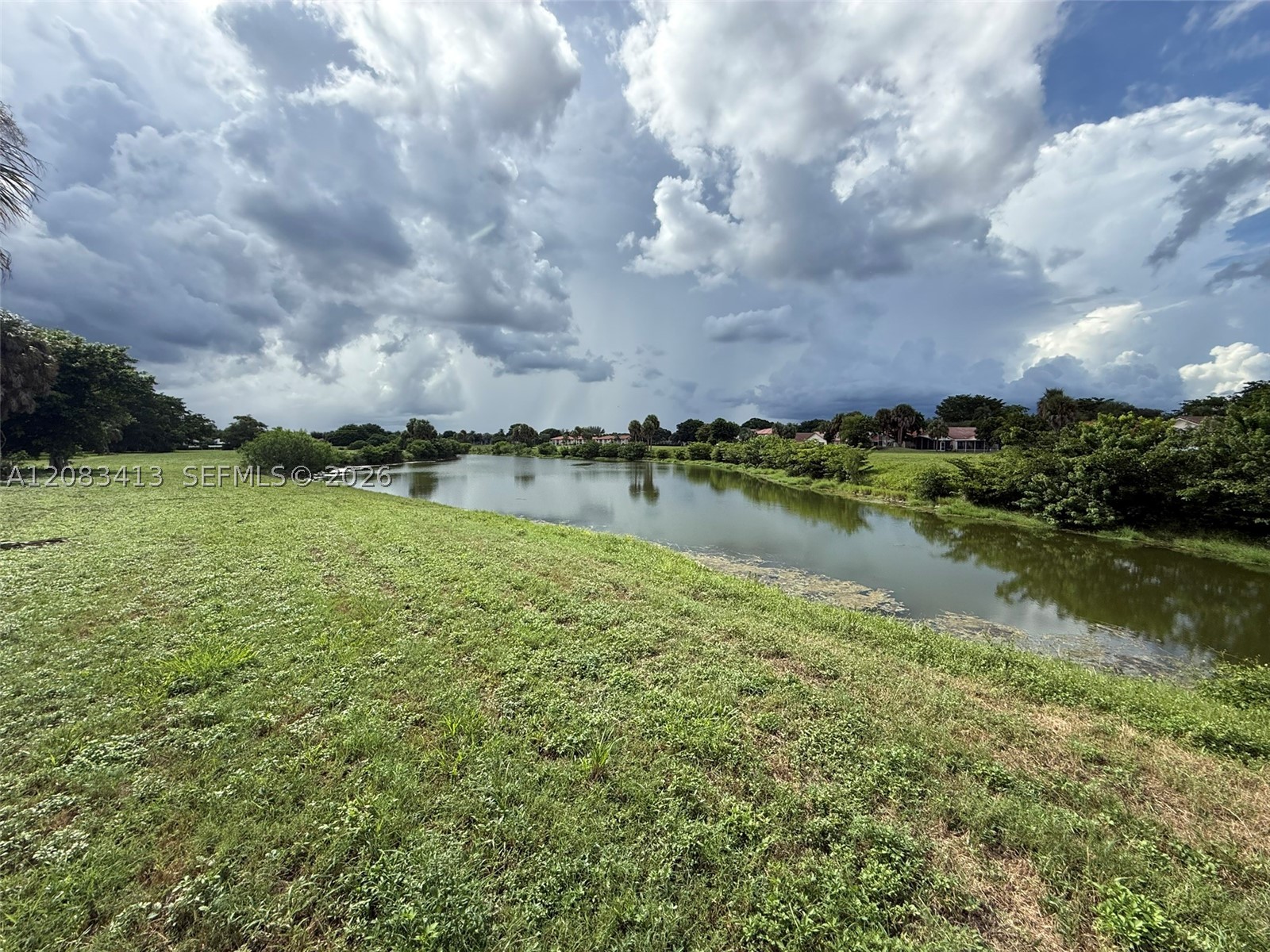 7705 Highlands Cir, Margate FL 33063