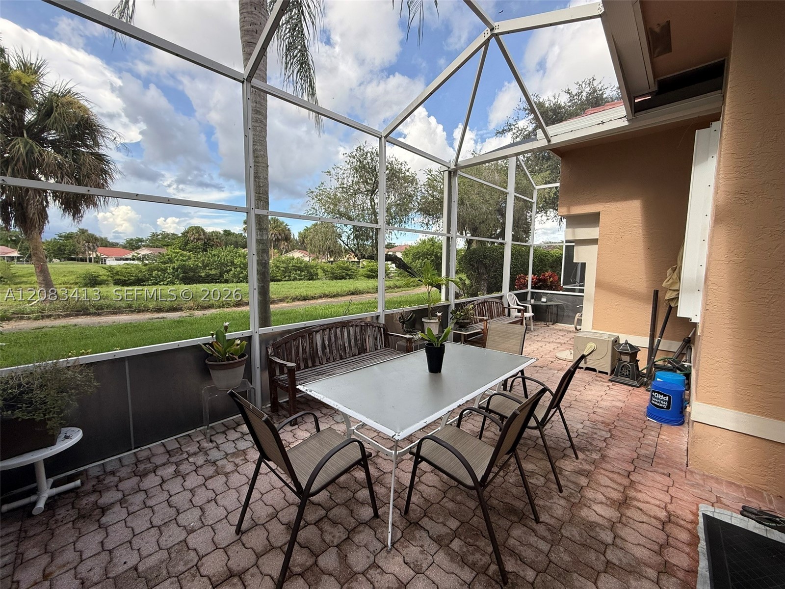 7705 Highlands Cir, Margate FL 33063