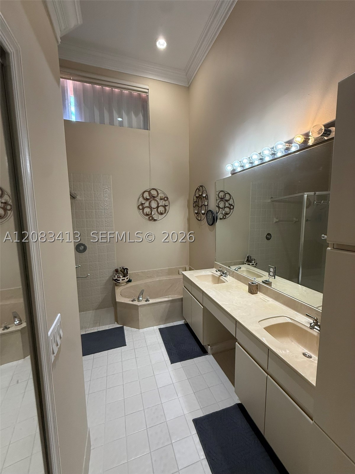 7705 Highlands Cir, Margate FL 33063