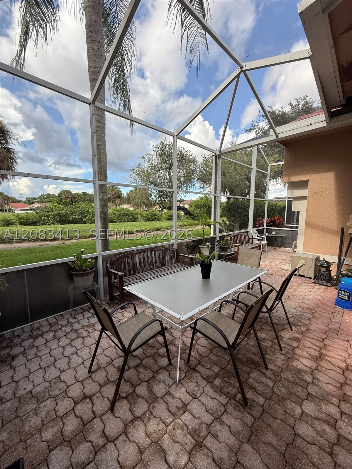 7705 Highlands Cir, Margate FL 33063