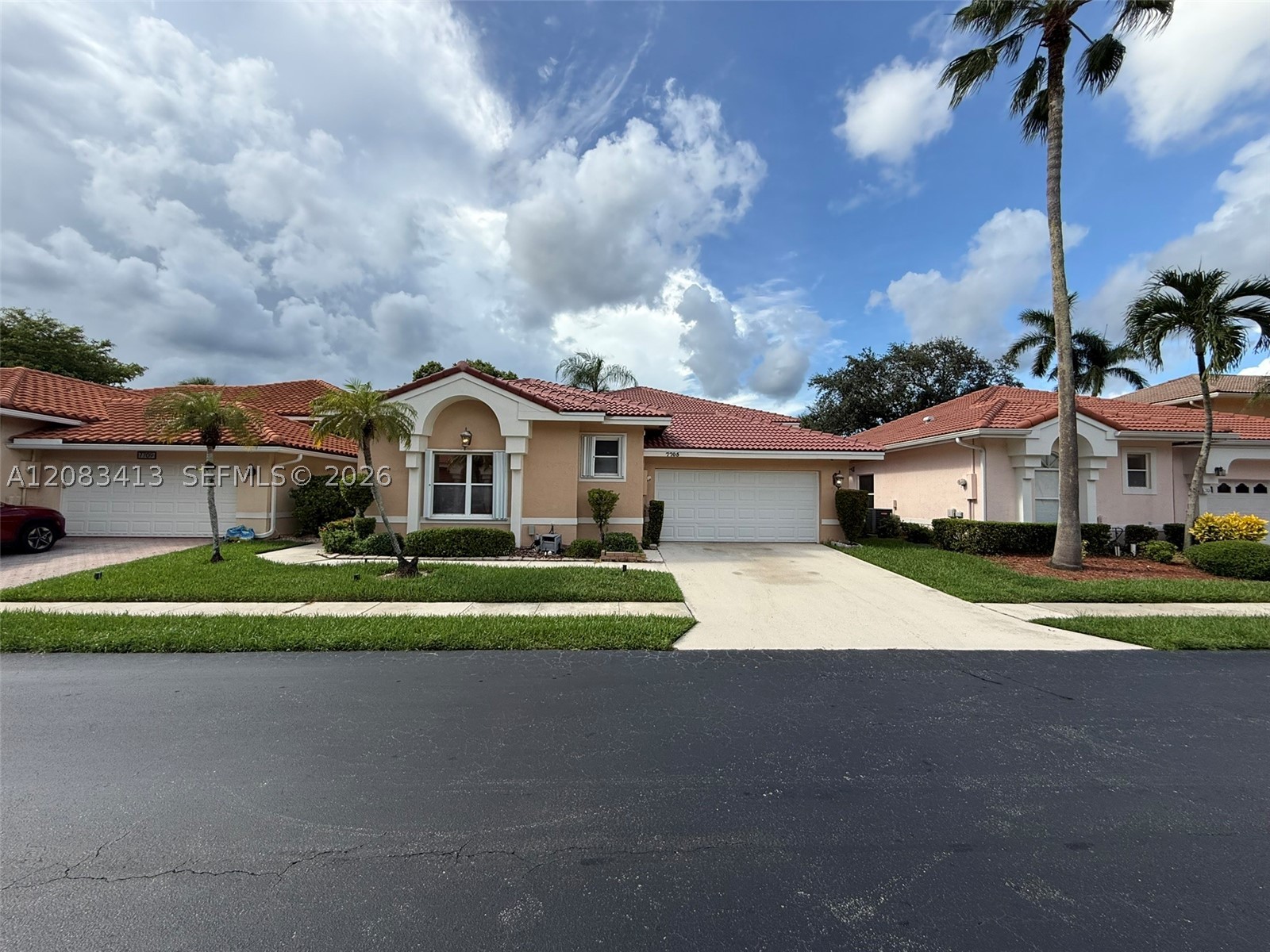 7705 Highlands Cir, Margate FL 33063