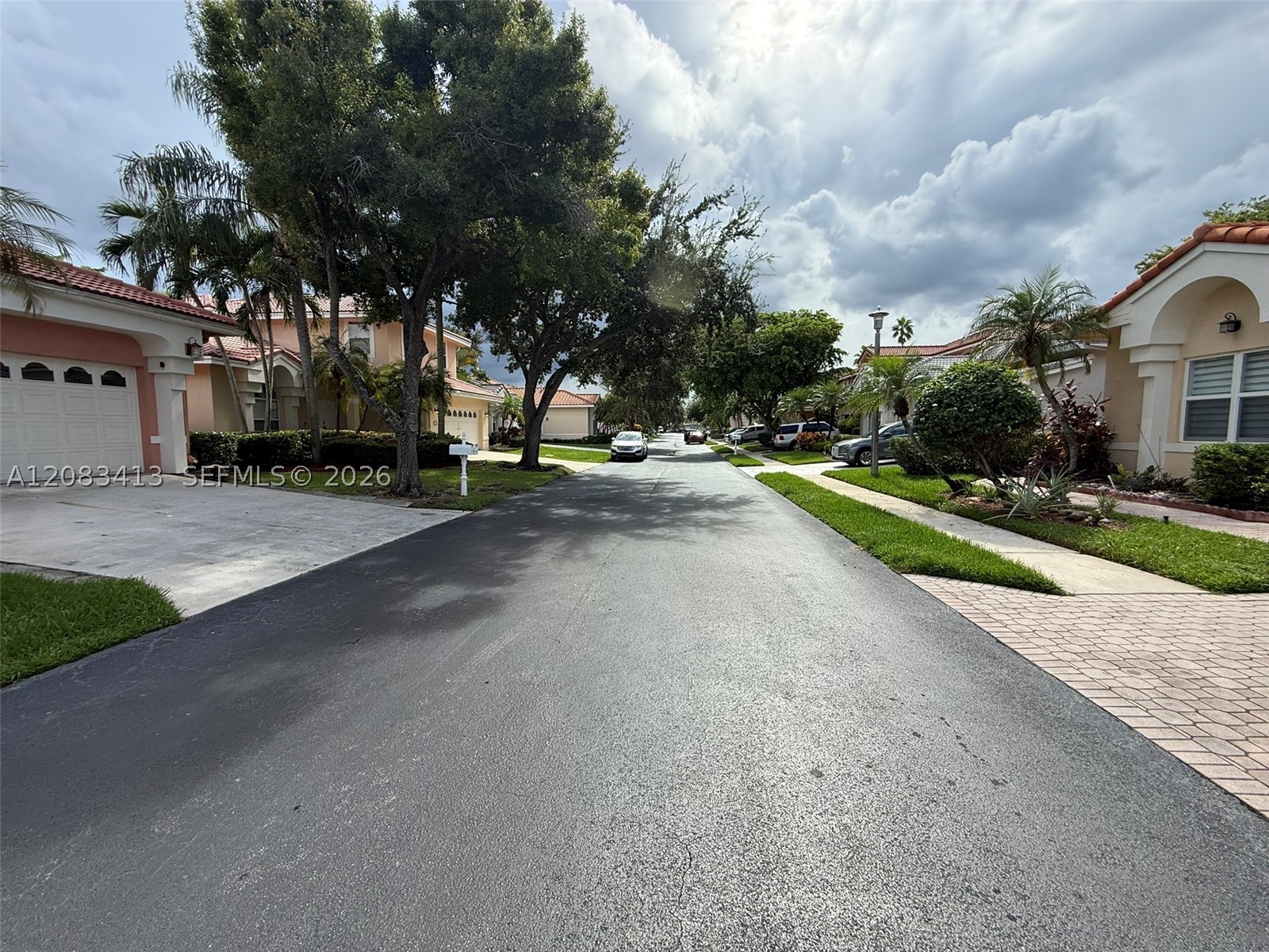 7705 Highlands Cir, Margate FL 33063
