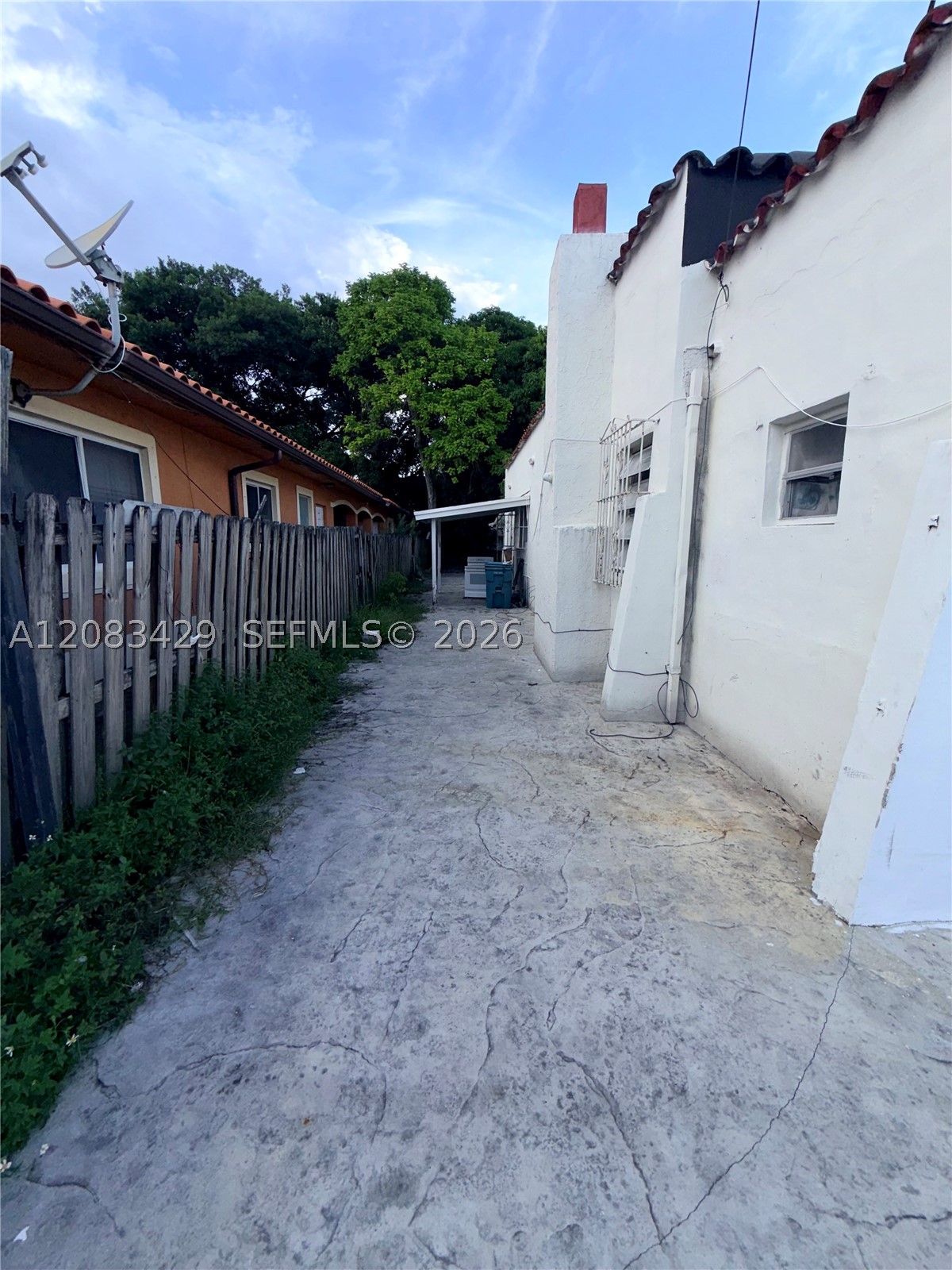 1829 NW 5th St, Miami FL 33125