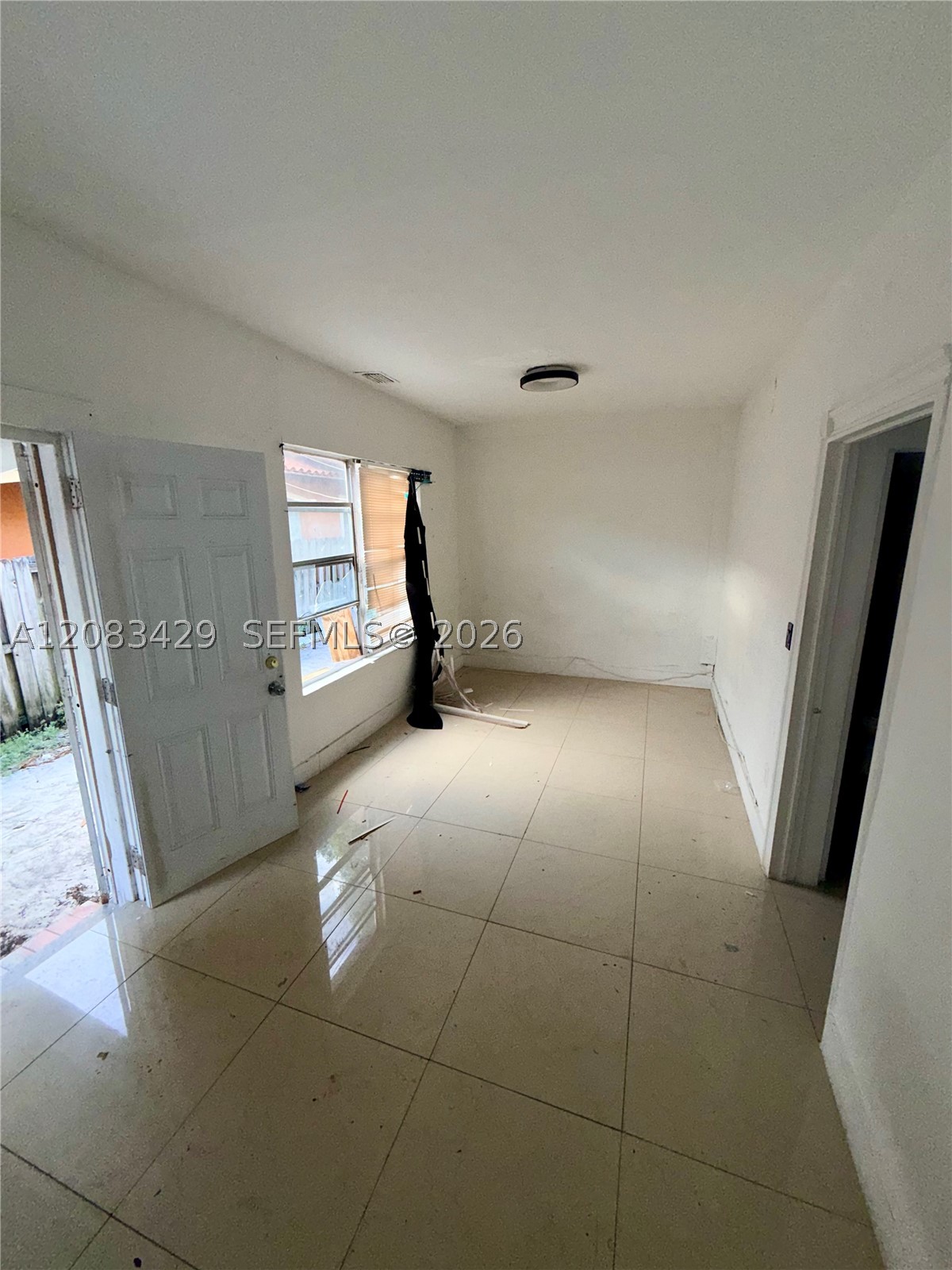 1829 NW 5th St, Miami FL 33125