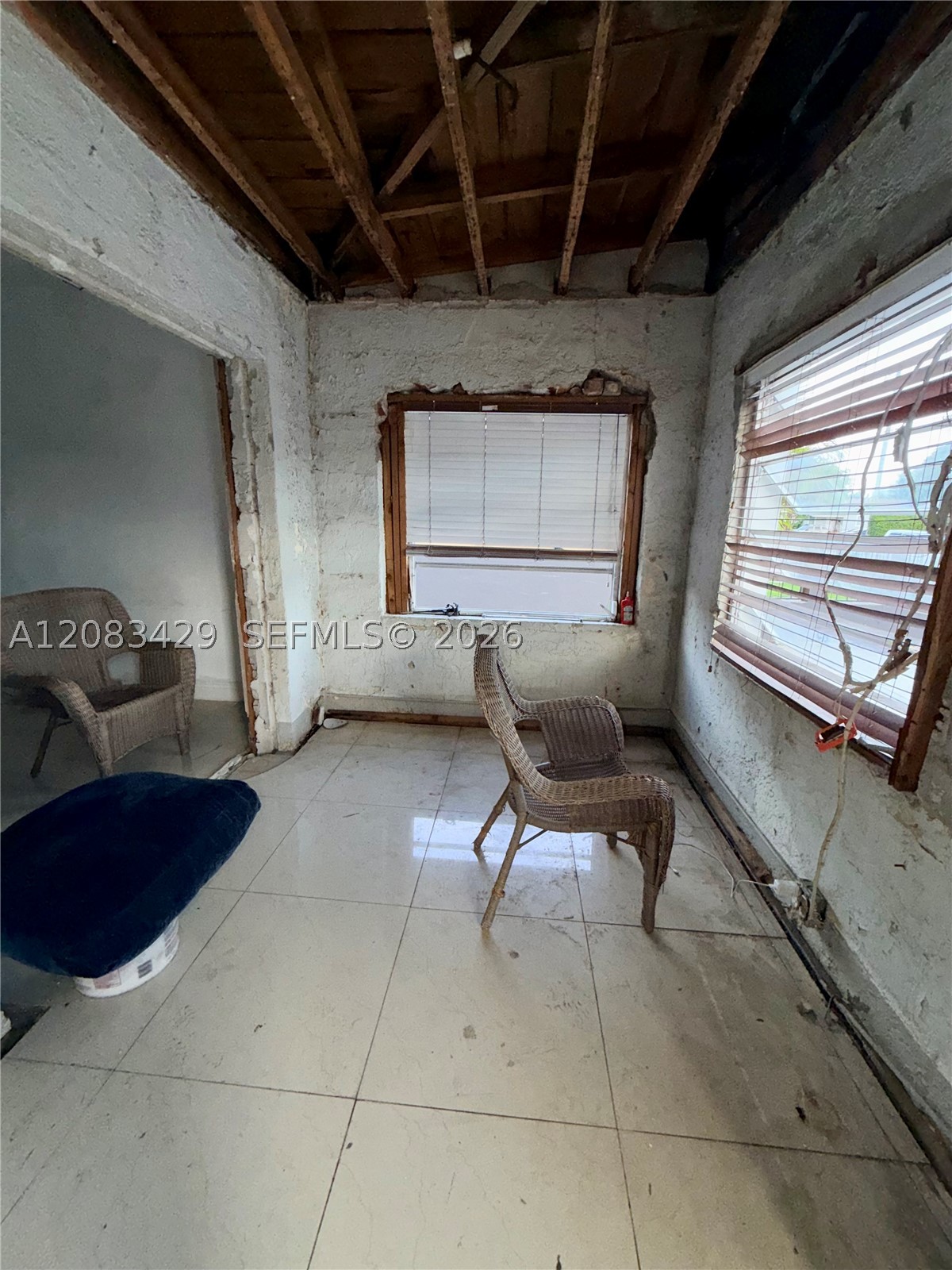1829 NW 5th St, Miami FL 33125