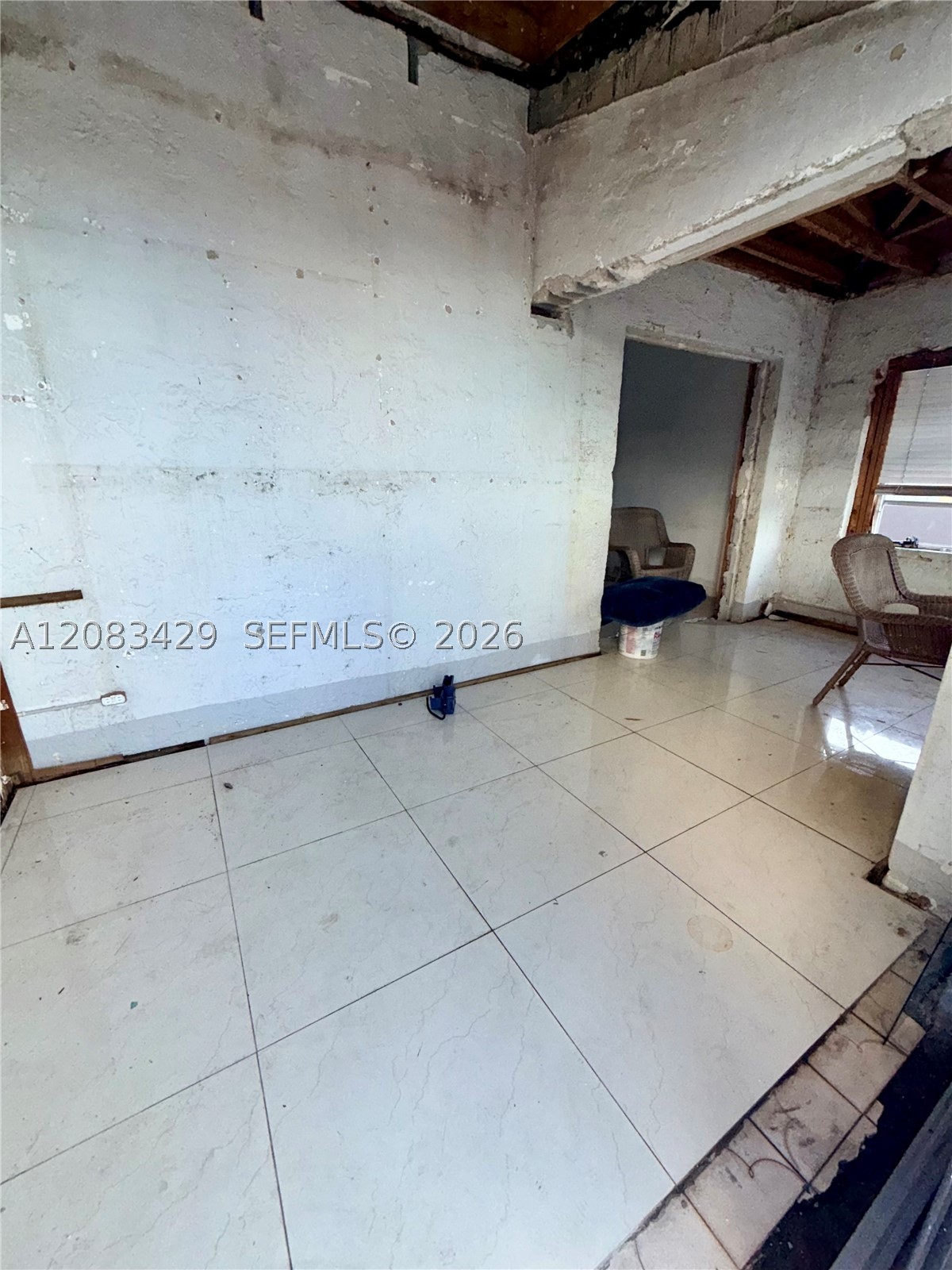 1829 NW 5th St, Miami FL 33125
