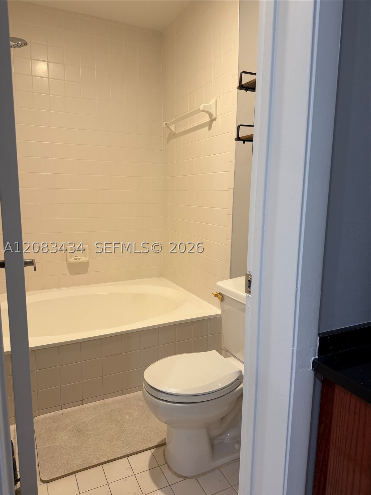 430 SE 7th St #304E, Dania Beach FL 33004