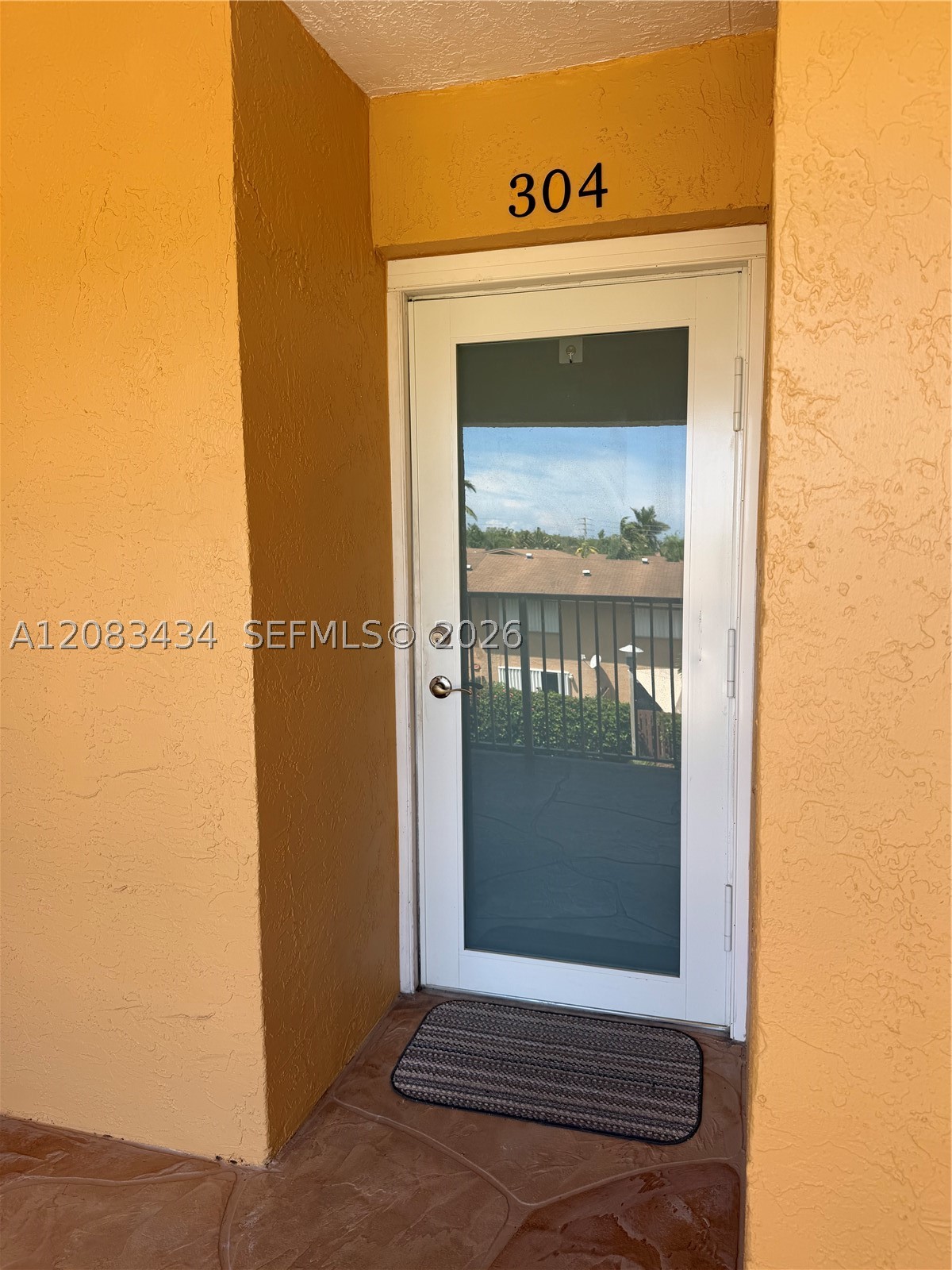 430 SE 7th St #304E, Dania Beach FL 33004