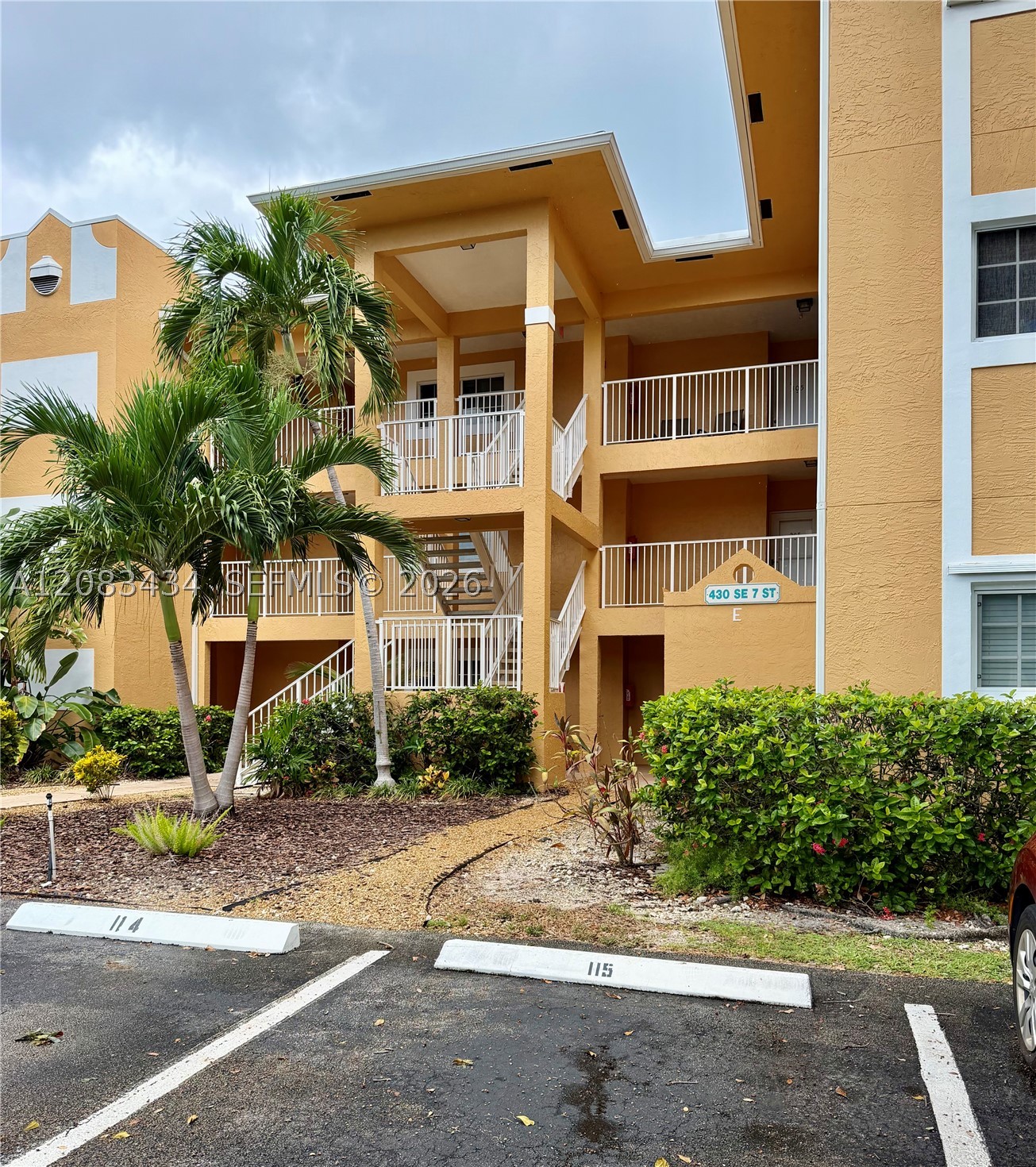 430 SE 7th St #304E, Dania Beach FL 33004