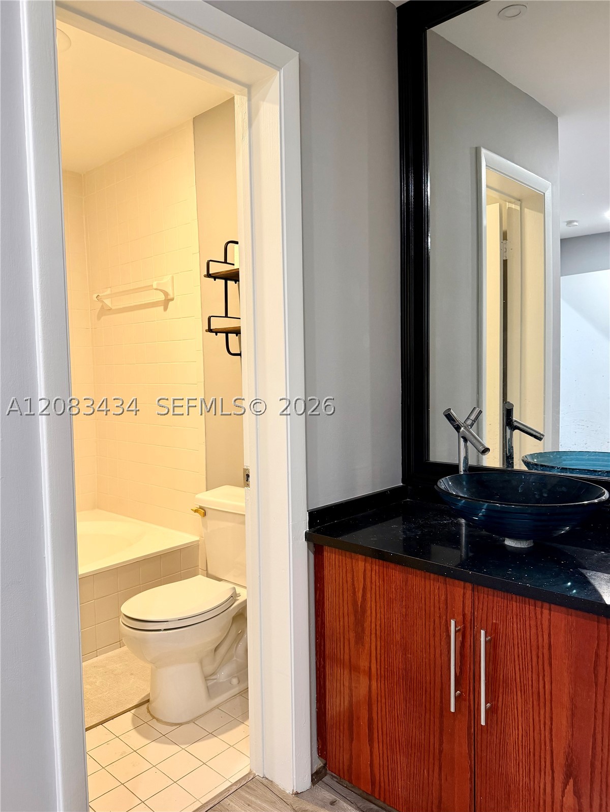 430 SE 7th St #304E, Dania Beach FL 33004