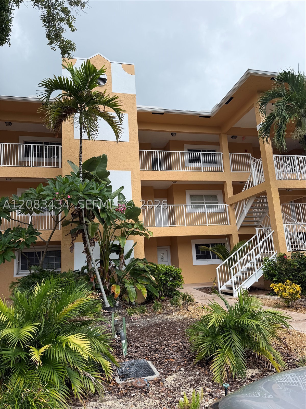 430 SE 7th St #304E, Dania Beach FL 33004