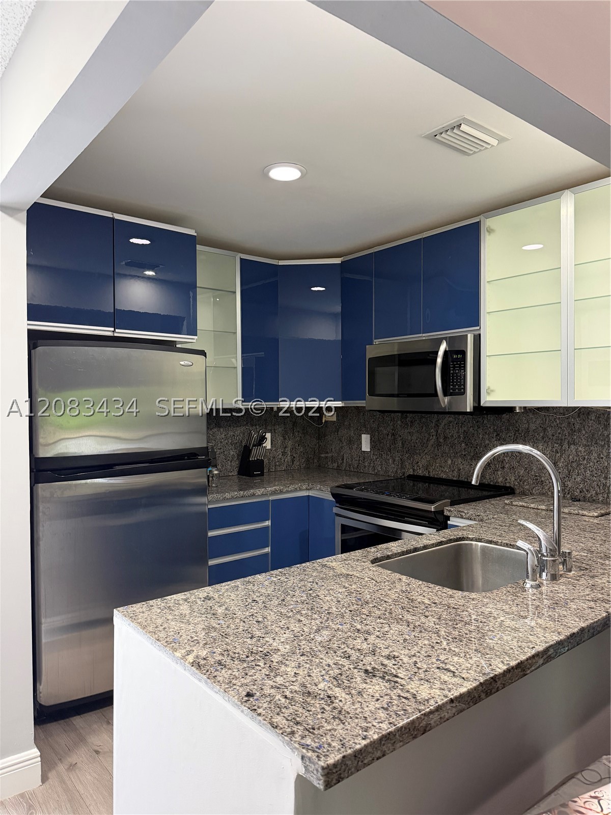430 SE 7th St #304E, Dania Beach FL 33004