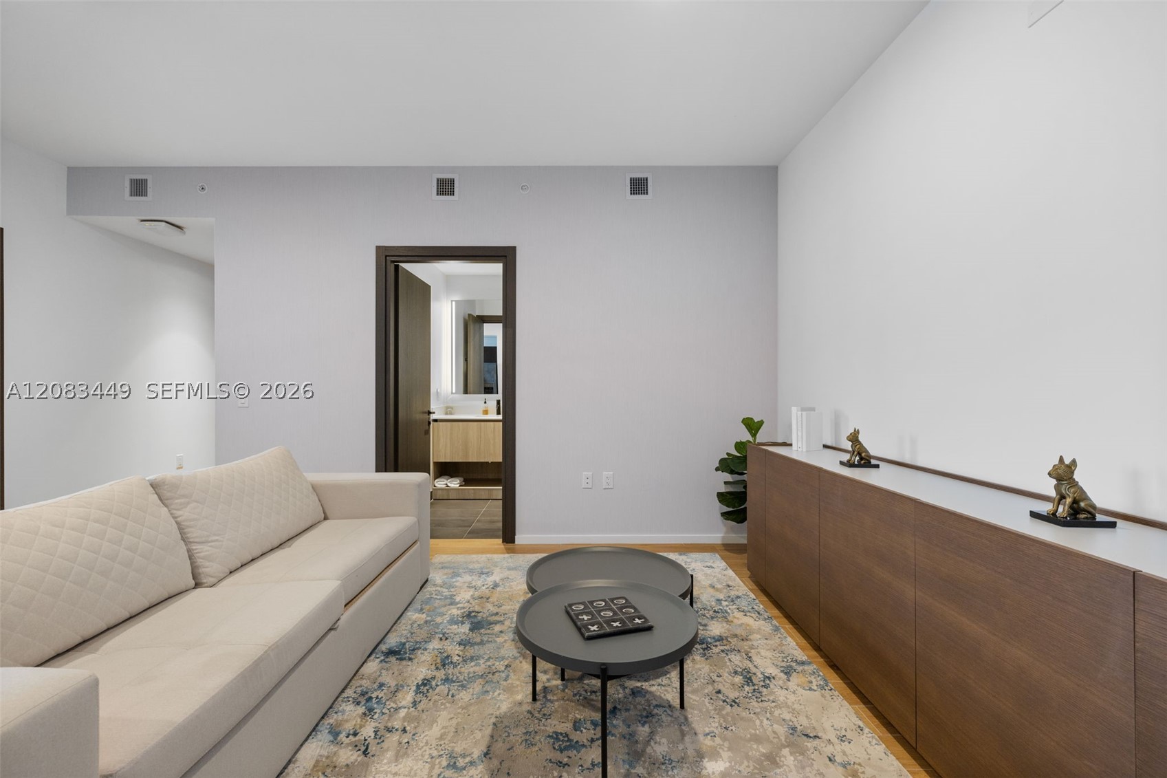 398 NE 5th St #4117, Miami FL 33132
