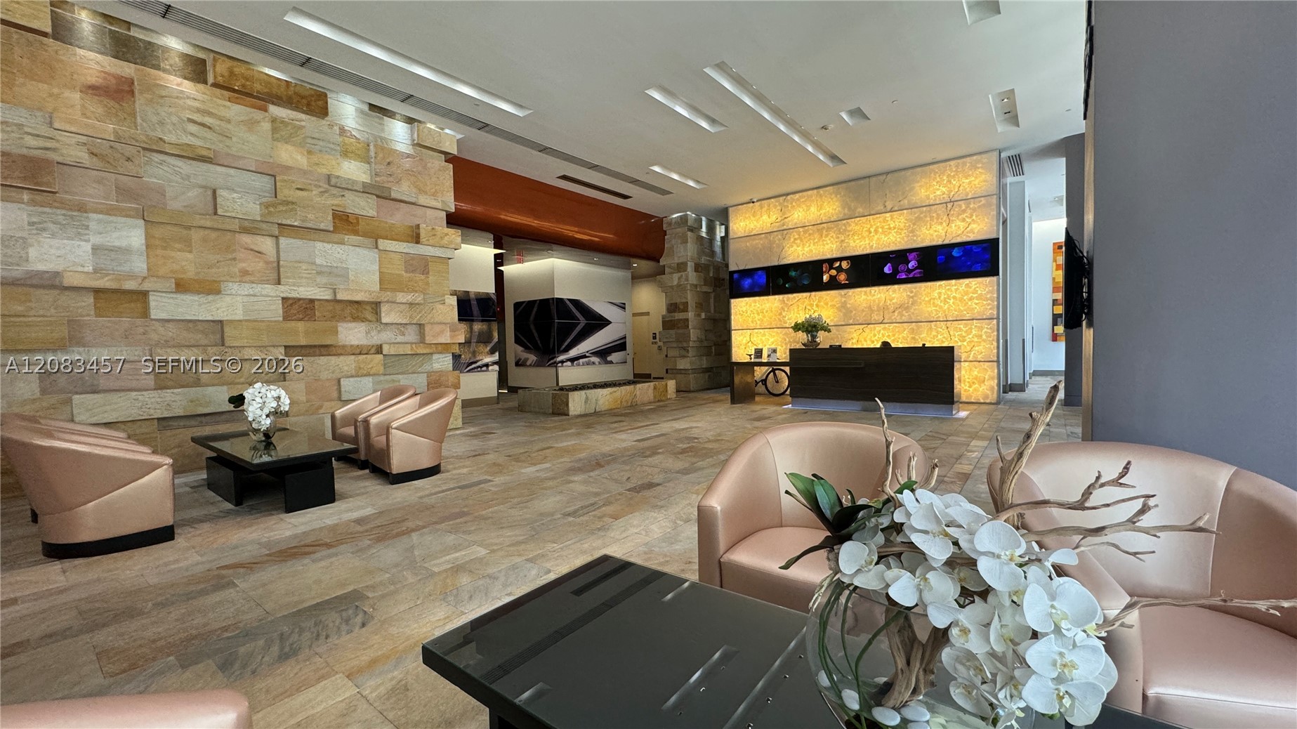 55 SE 6th St #2101, Miami FL 33131