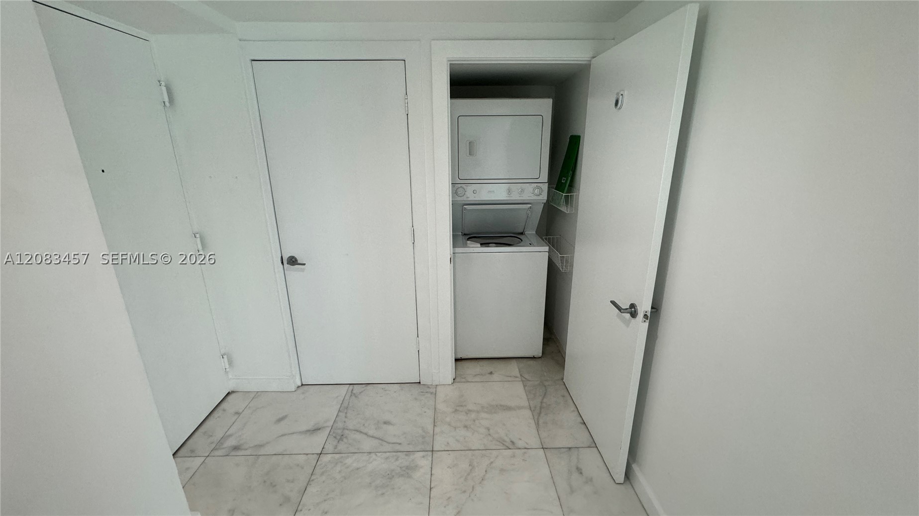 55 SE 6th St #2101, Miami FL 33131