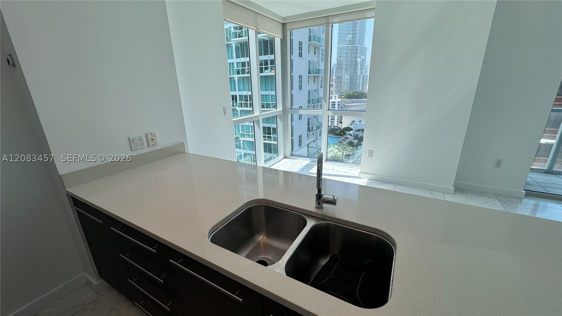 55 SE 6th St #2101, Miami FL 33131